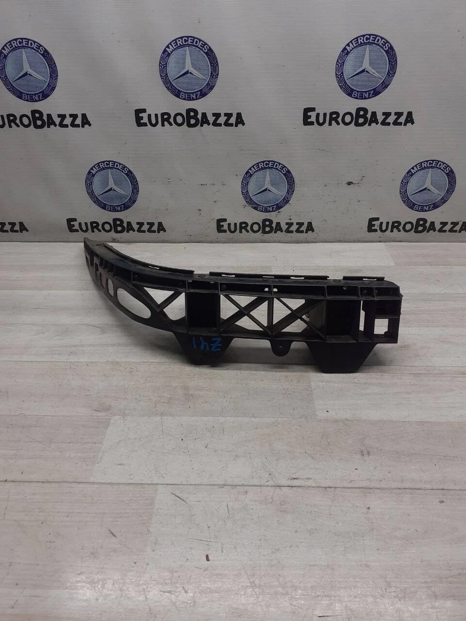 Кронштейн бампера задний левый Mercedes W219