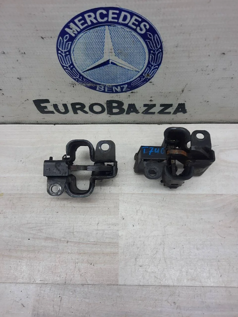 Замок капота Mercedes W211