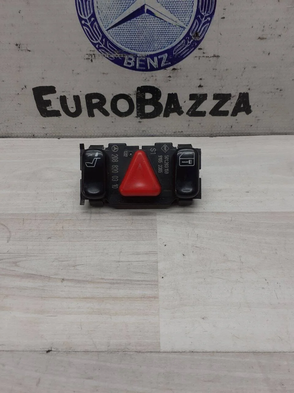 Блок кнопок центральной консоли Mercedes W210