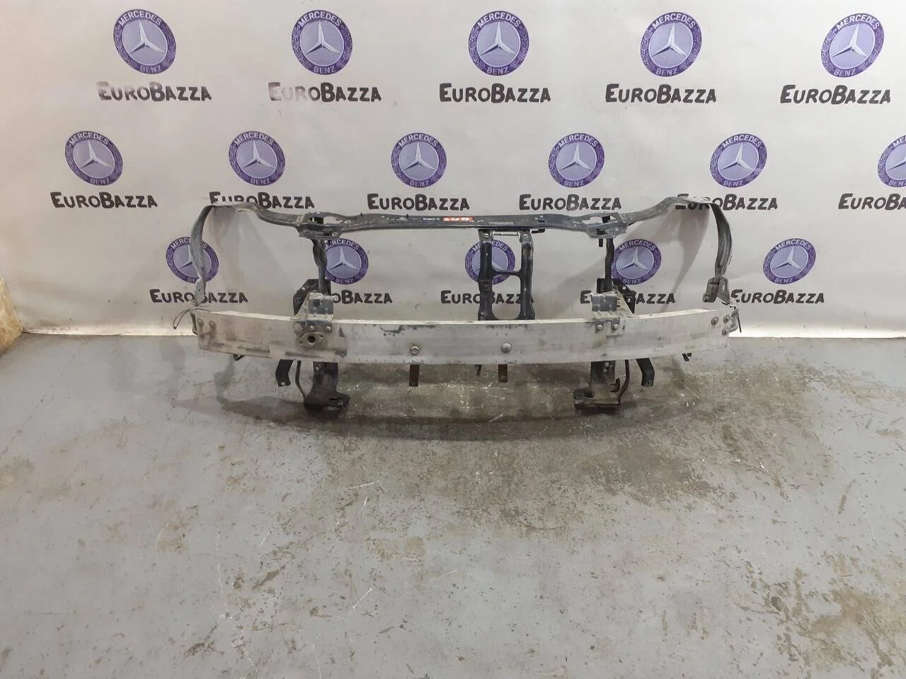 Телевизор Mercedes W203