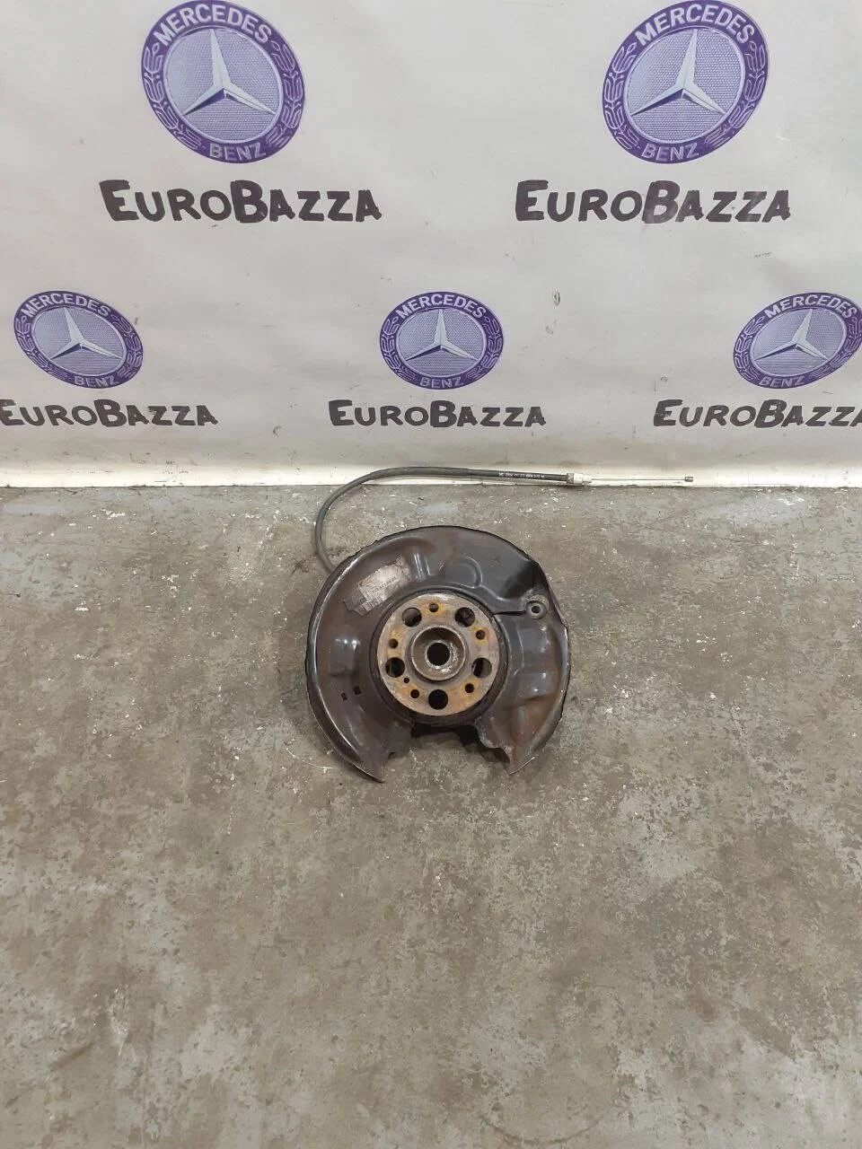 Кулак задний правый Mercedes R171