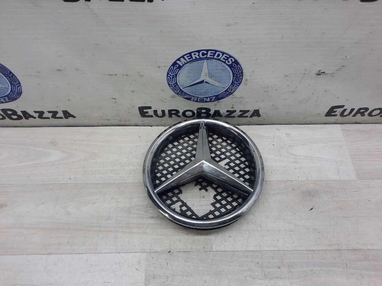 Прицел решетки радиатора Mercedes W203