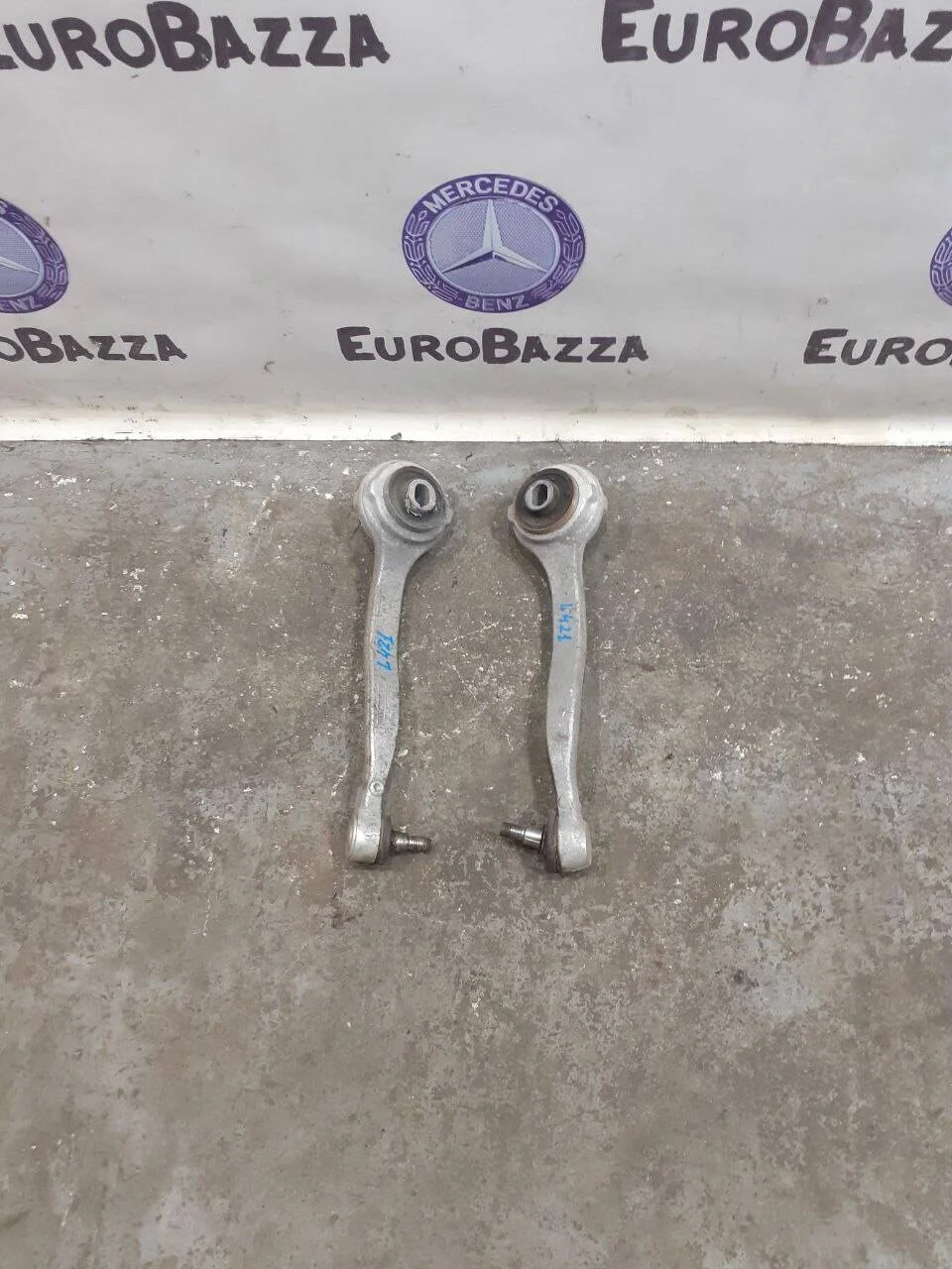 Рычаг передний верхний Mercedes R171