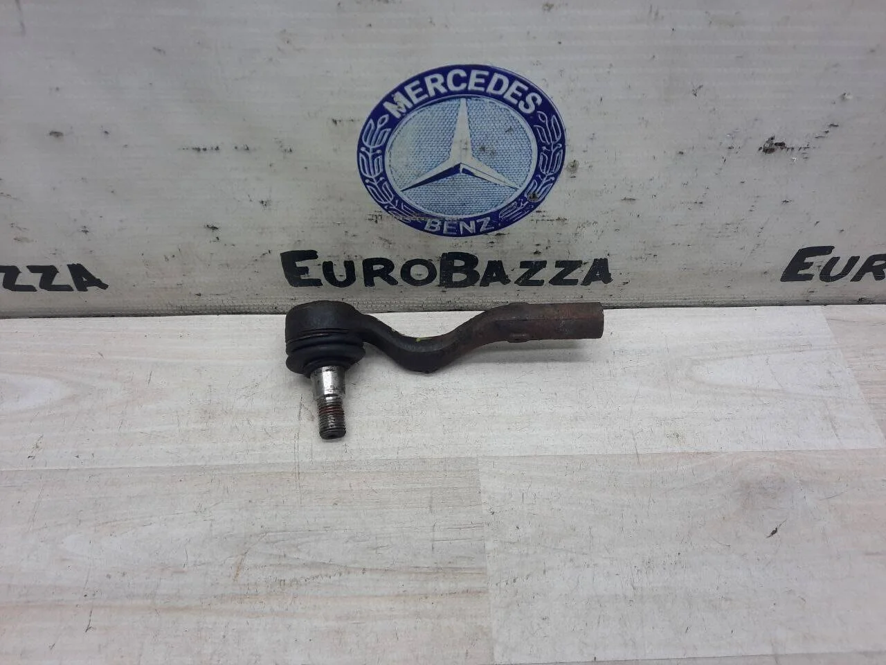 Рулевой наконечник левый Mercedes W210