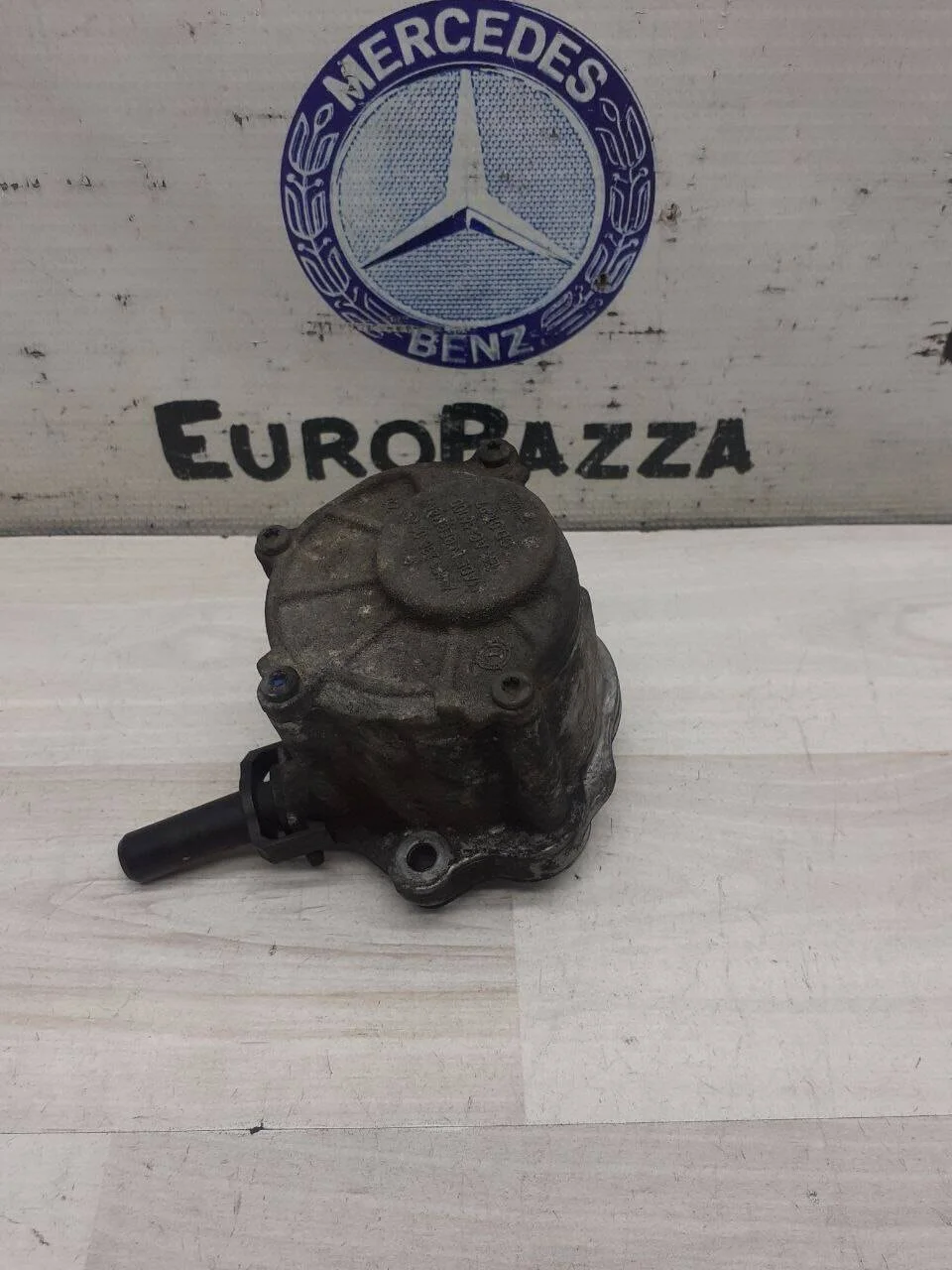Помпа Mercedes Om651