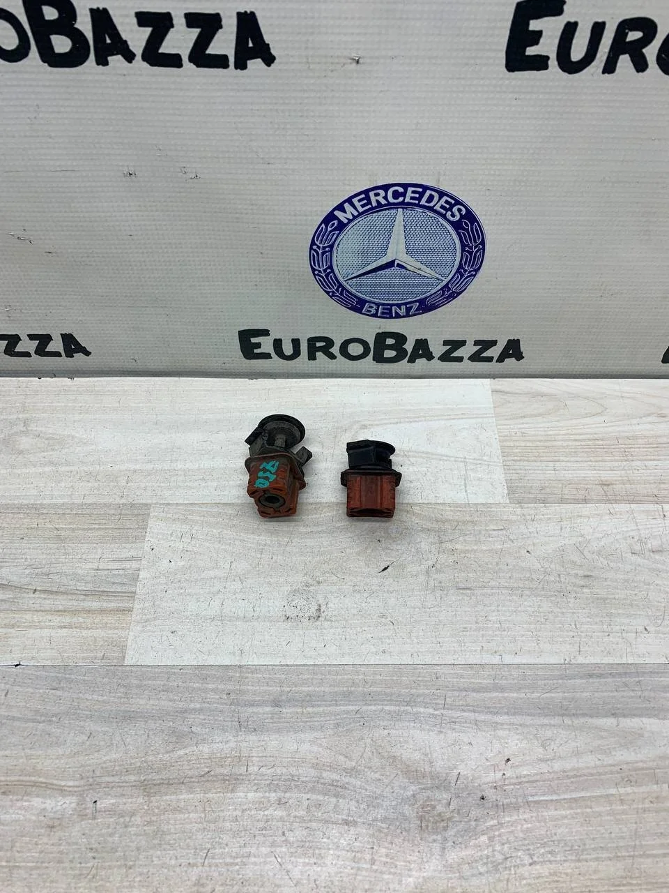 Крепления основного радиатора Mercedes W221