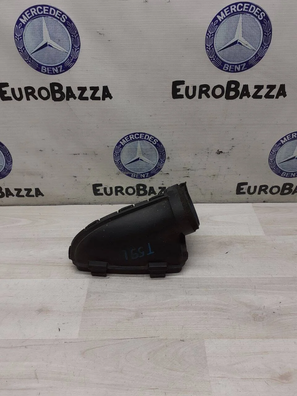 Патрубок воздушного фильтра Mercedes М271