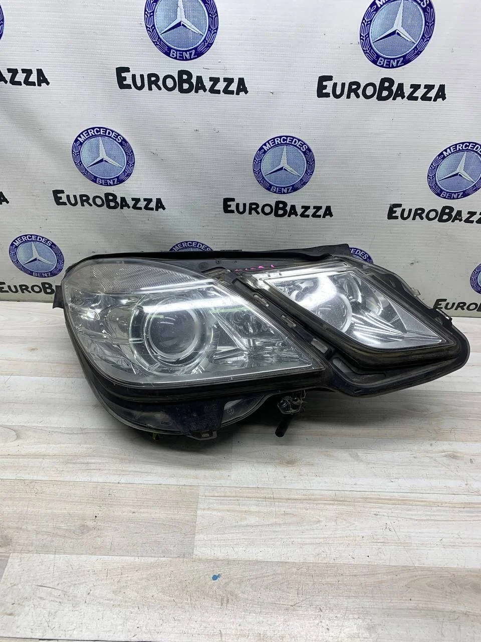 Фара правая Mercedes W212