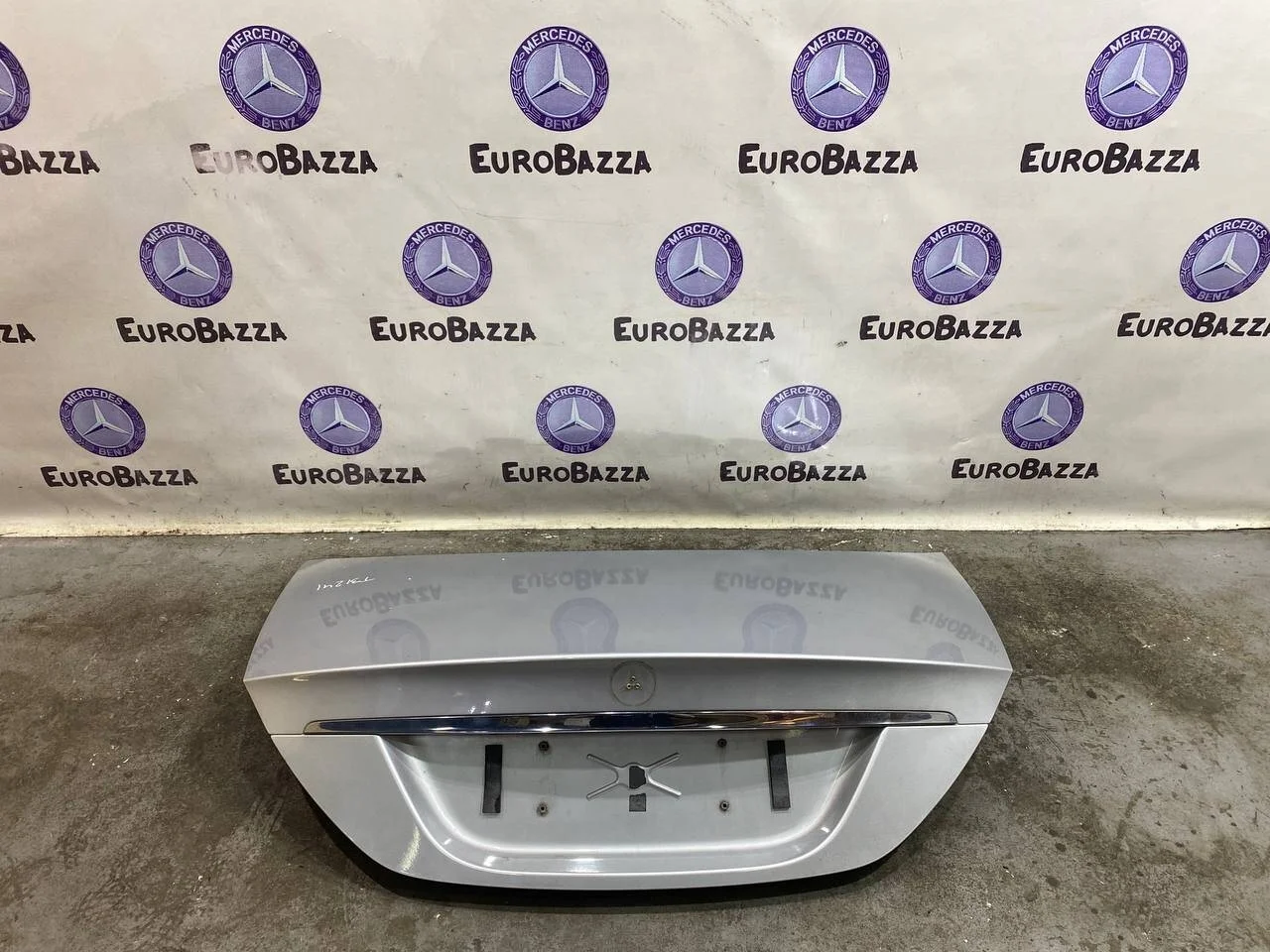 Крышка багажника Mercedes W219