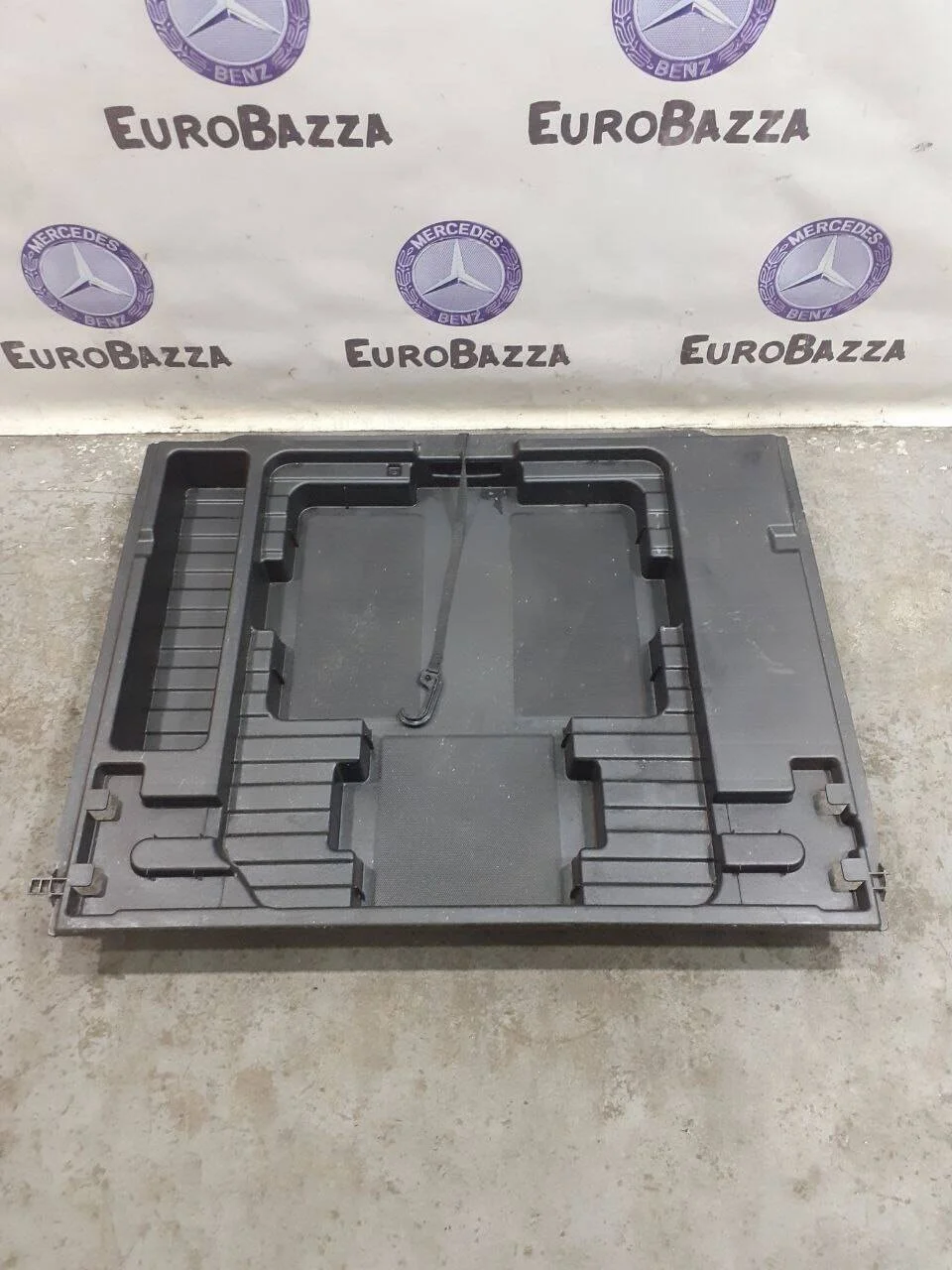 Ящик для инструментов Mercedes W212 Wagon