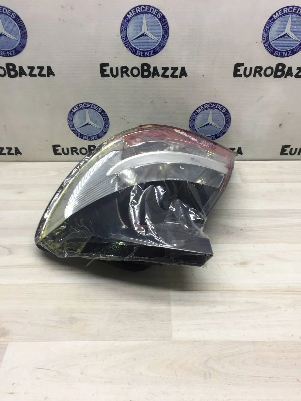 Фонарь задний правый Mercedes W203 Coupe