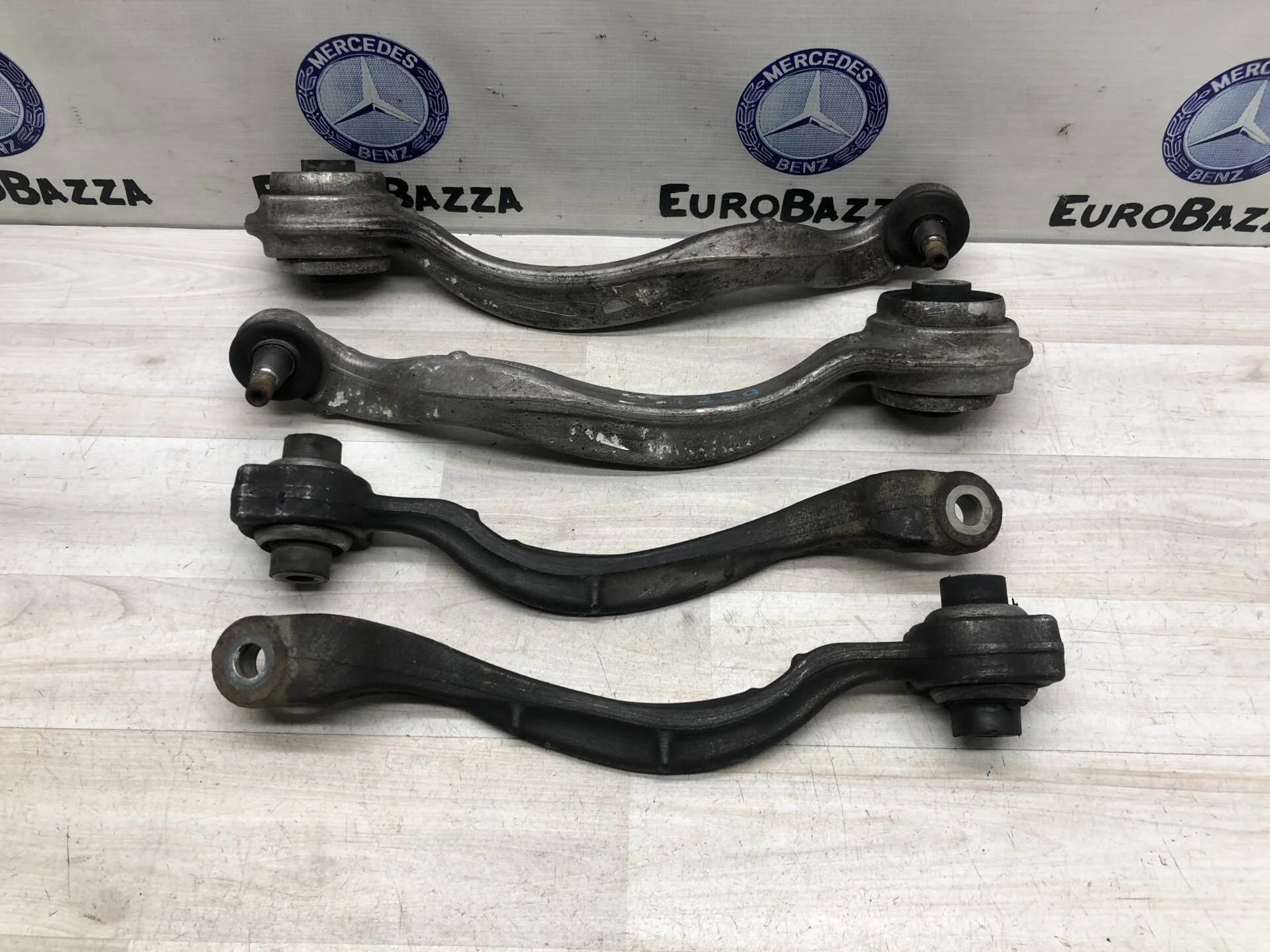 Передний рычаг Mercedes W212