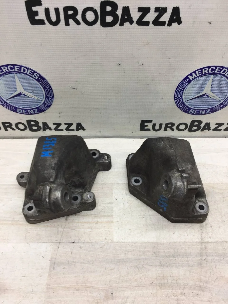 Кронштейн двигателя Mercedes Om642