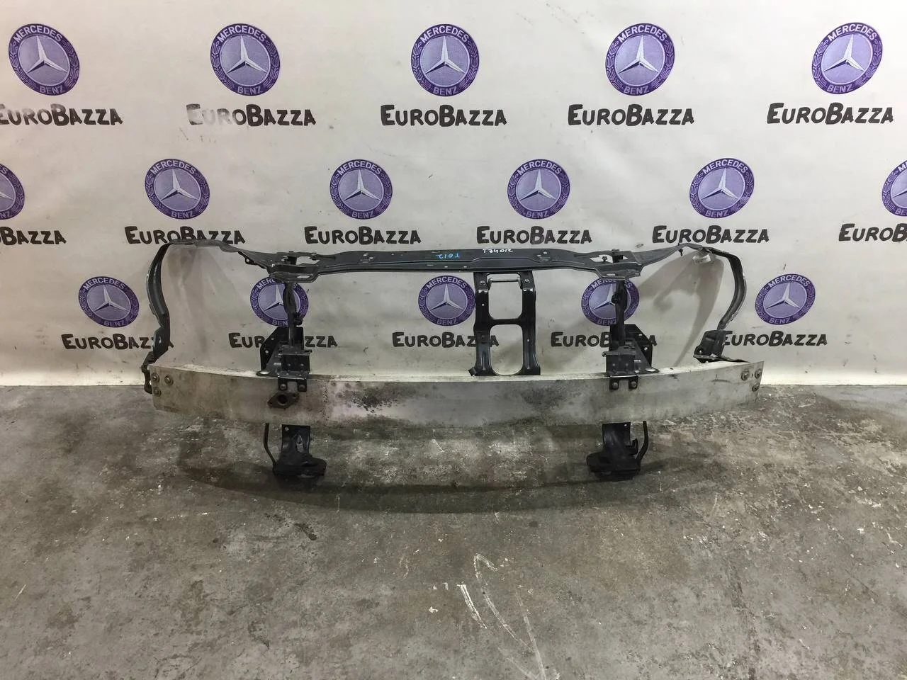 Телевизор Mercedes W203