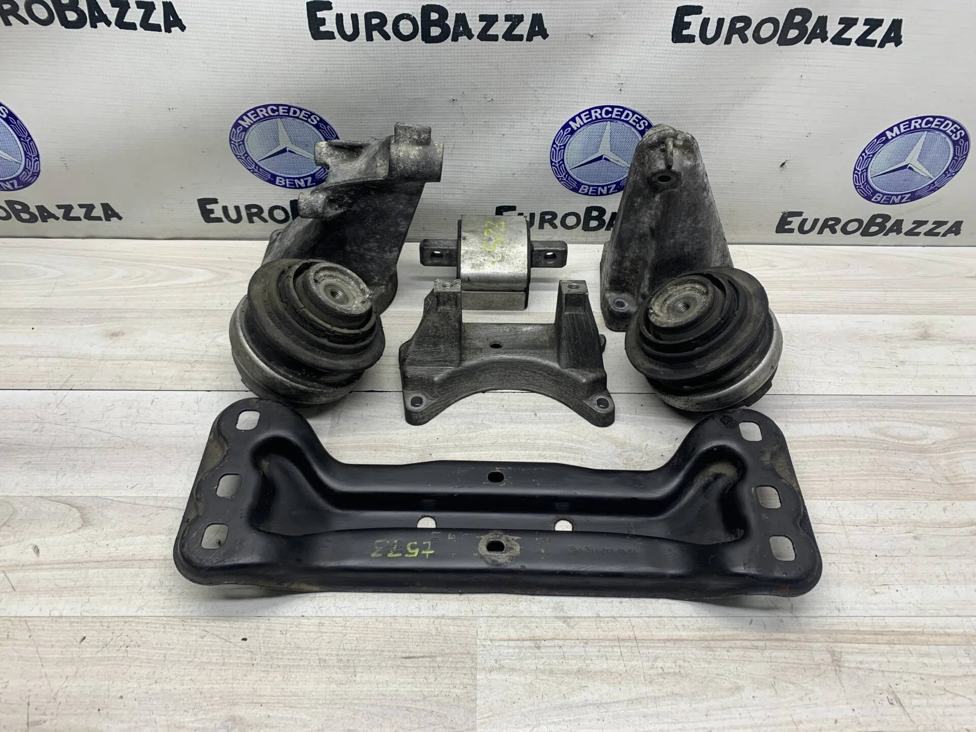 Кронштейн двигателя и АКПП Mercedes W211