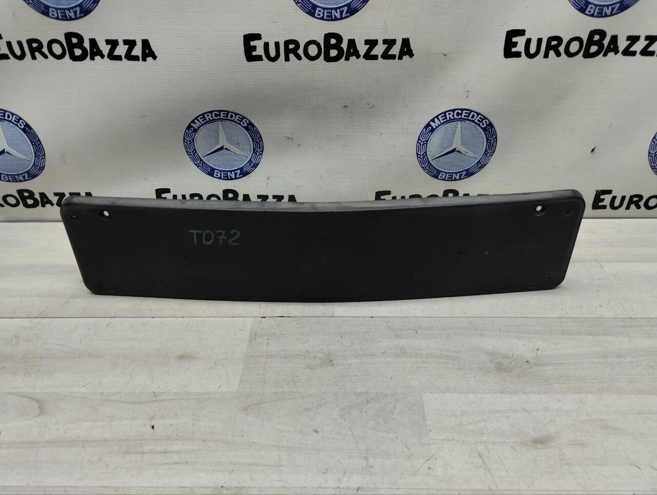 Площадка под передний номер Mercedes R170