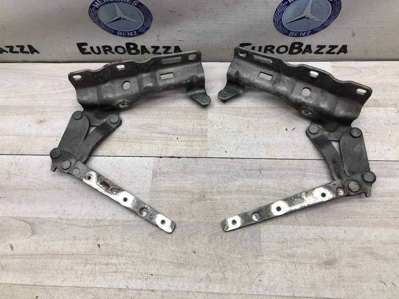 Петли капота Mercedes W203