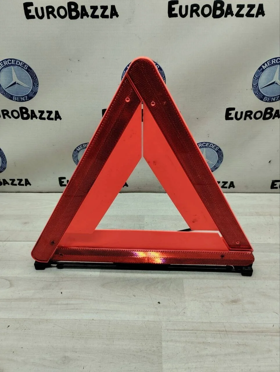 Знак аварийной остановки Mercedes W211