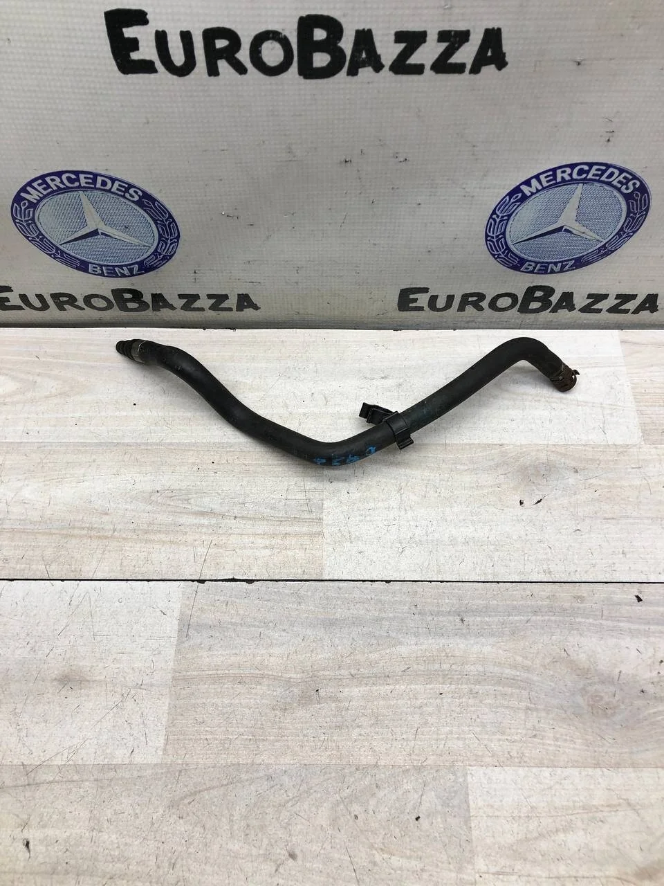 Трубка расширительного бачка Mercedes W221