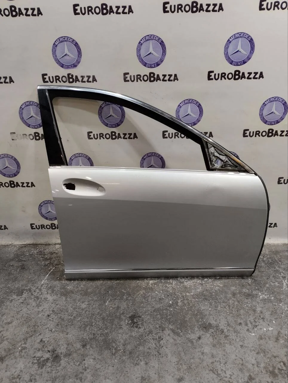 Дверь передняя правая Mercedes W221