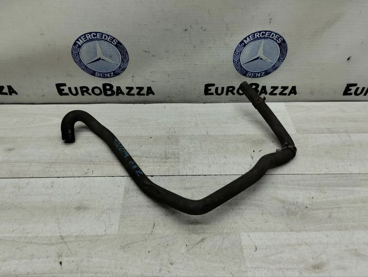 Патрубок системы охлаждения Mercedes W220