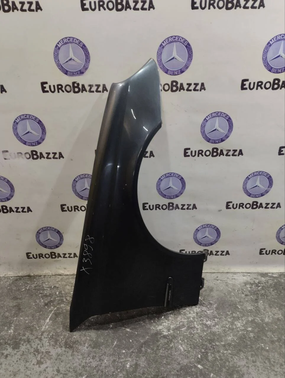 Крыло переднее правое Mercedes W211