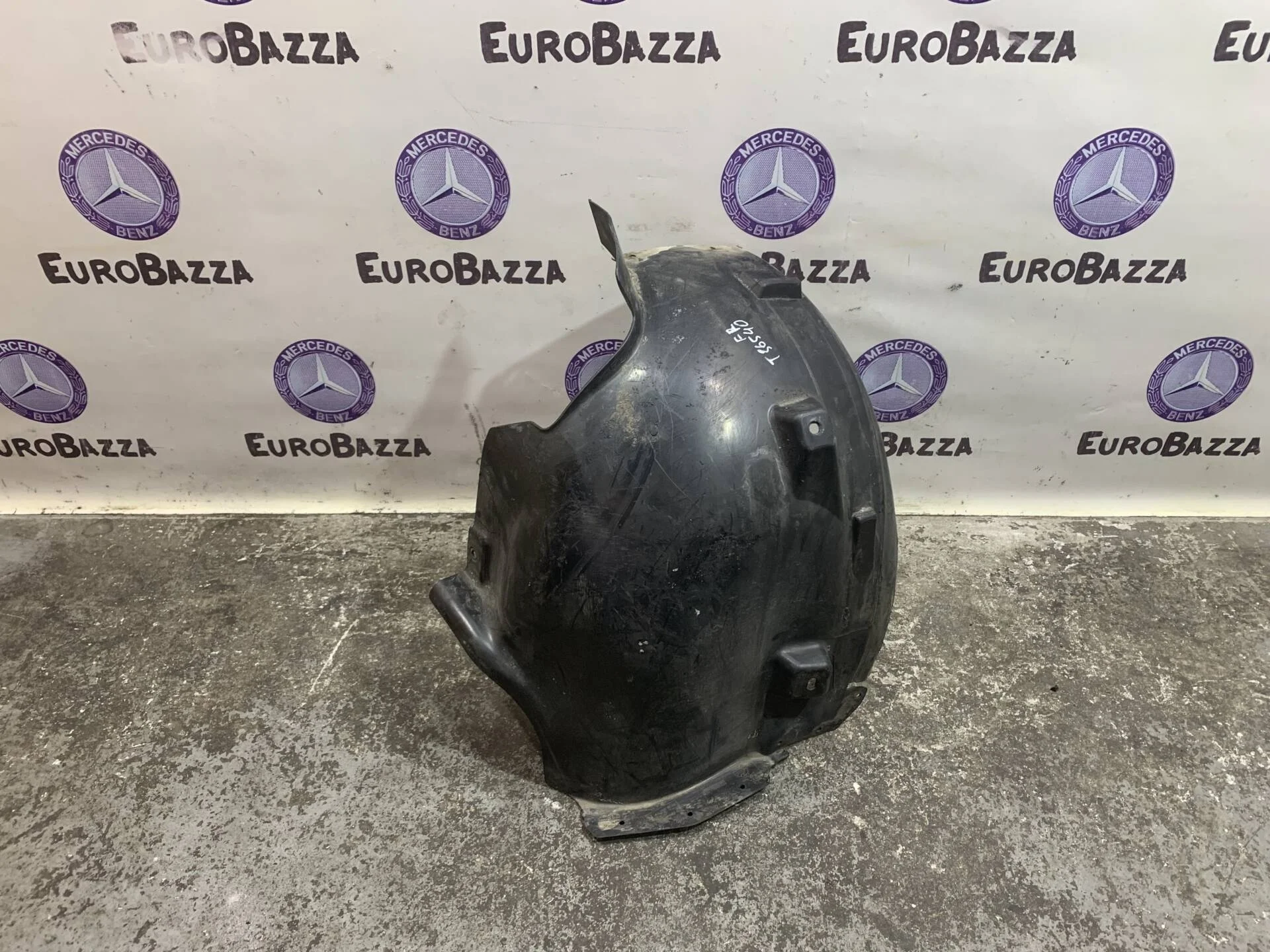 Задняя часть переднего подкрылка Mercedes W164