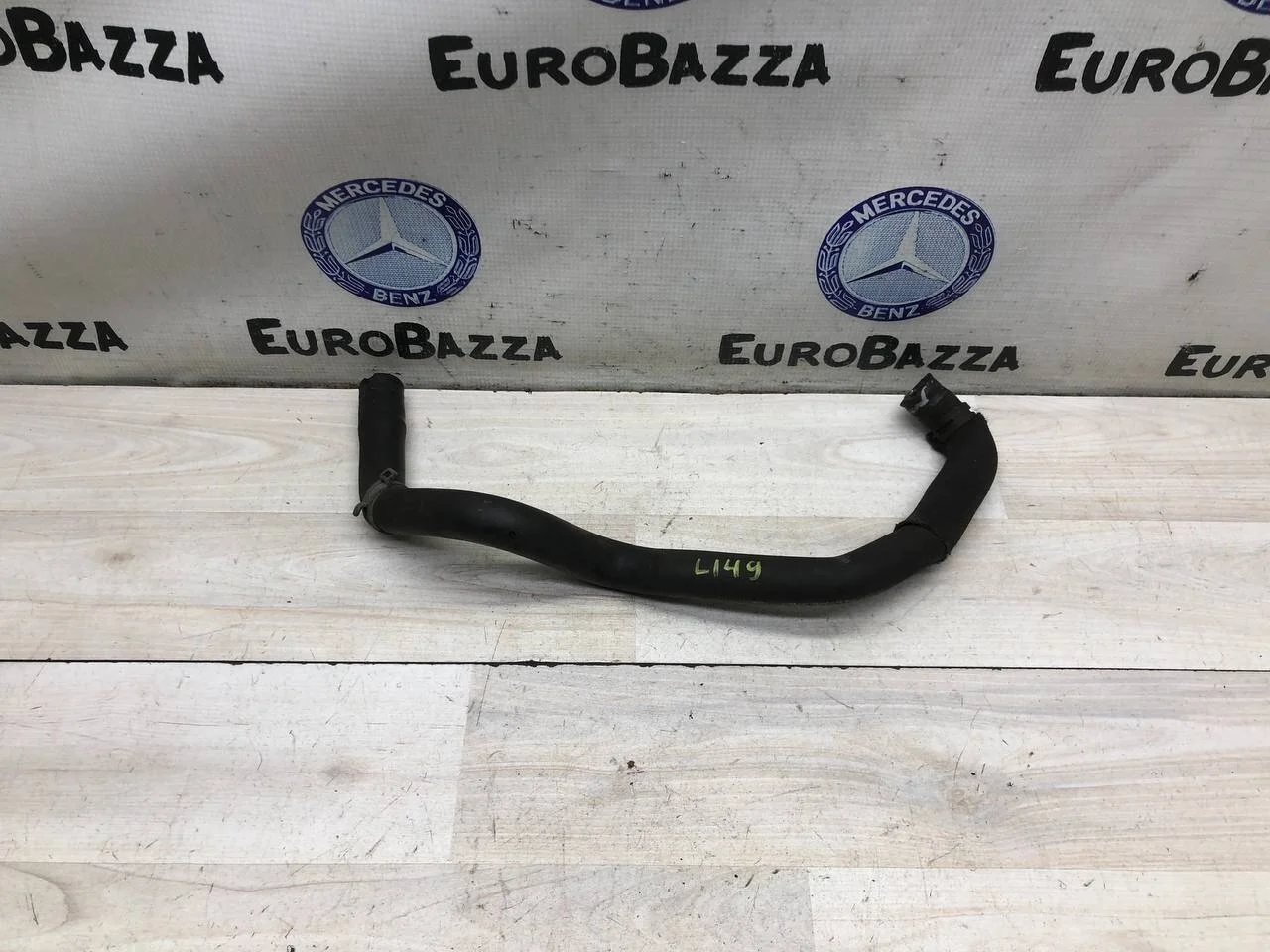 Патрубок системы охлаждения Mercedes W211
