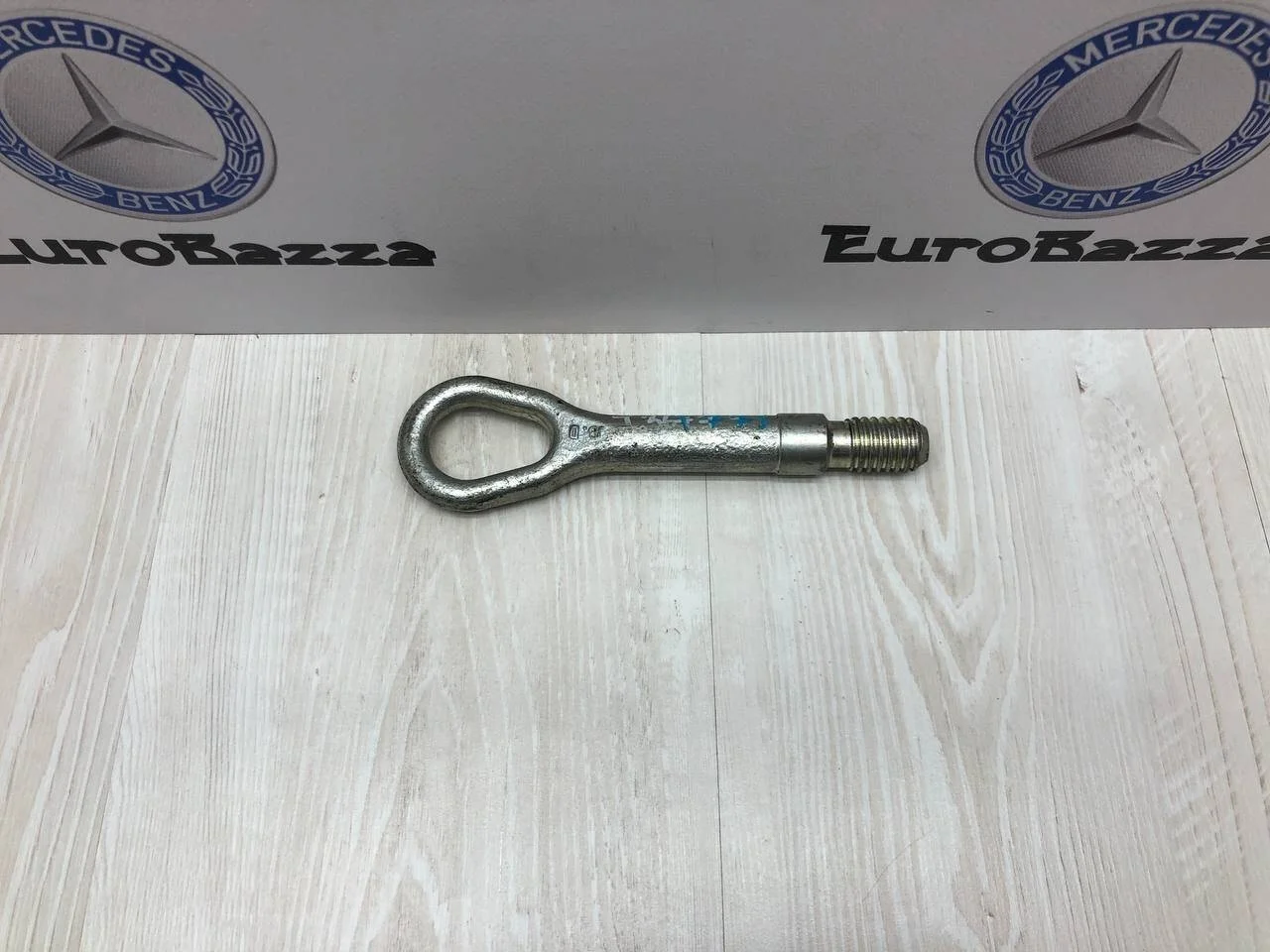 Буксировочный крюк Mercedes W164
