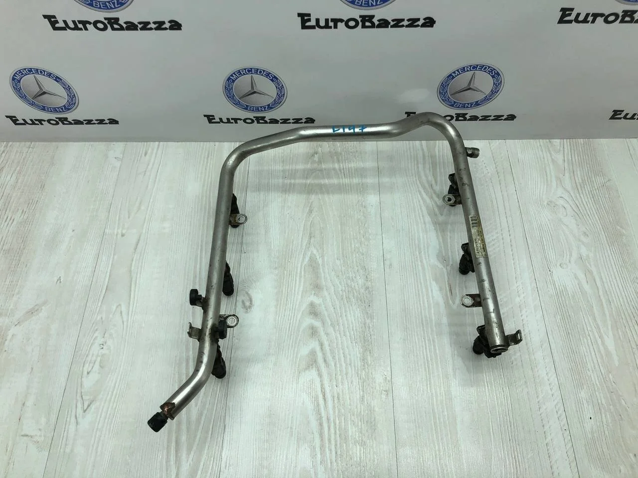 Топливная рампа с форсунками Mercedes М112