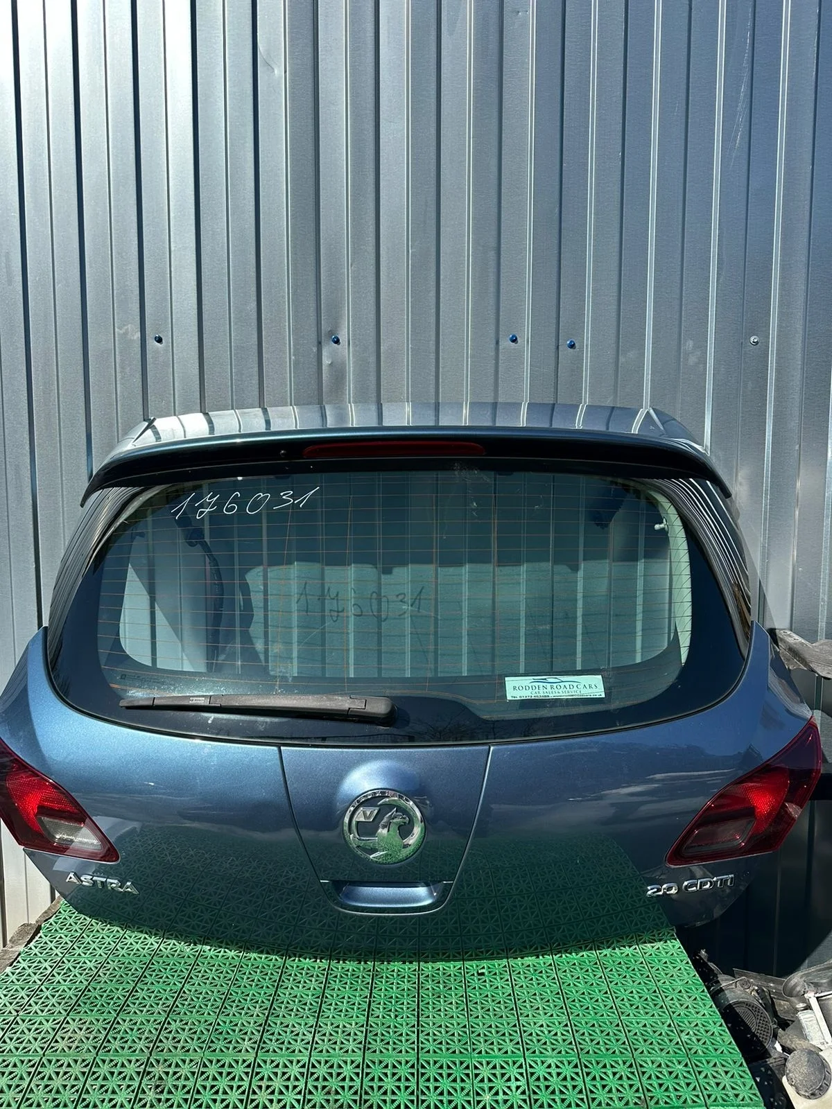 Замок крышки багажника OPEL ASTRA J, ZAFIRA C, CHEVROLET ORLANDO, CRUSE 2010- б/у ASTRA J(2009-2017);ZAFIRA C(2013-2019)