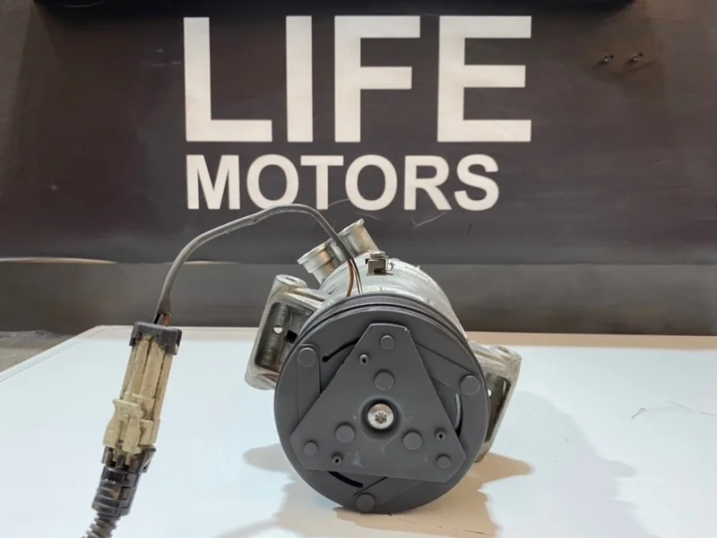 Компрессор кондиционера Opel ASTRA j