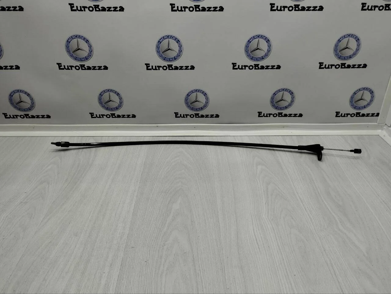 Трос ручника задний правый Mercedes W203