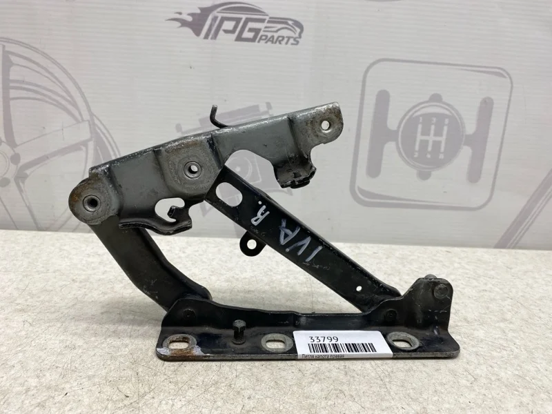 Петля капота правая Mercedes-benz W211