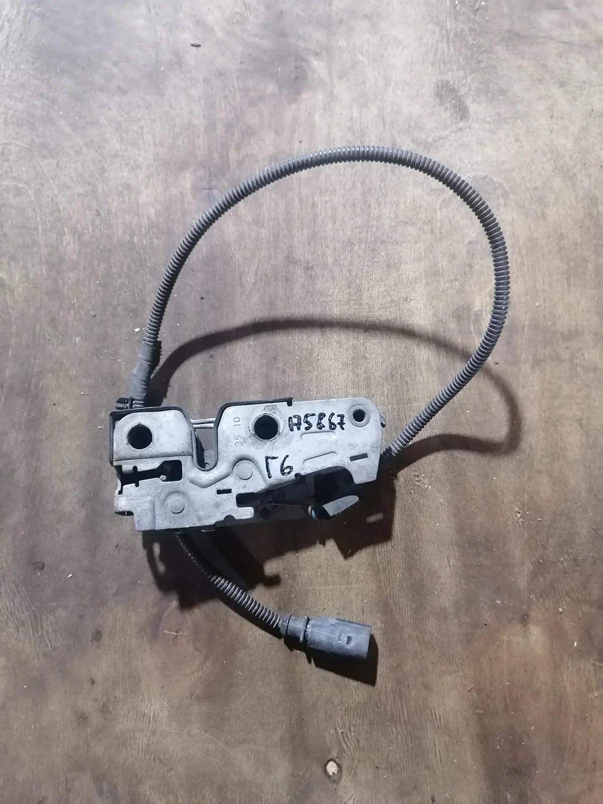 Замок капота VOLKSWAGEN GOLF 6 2009- б/у GOLF 6(2009-2013)