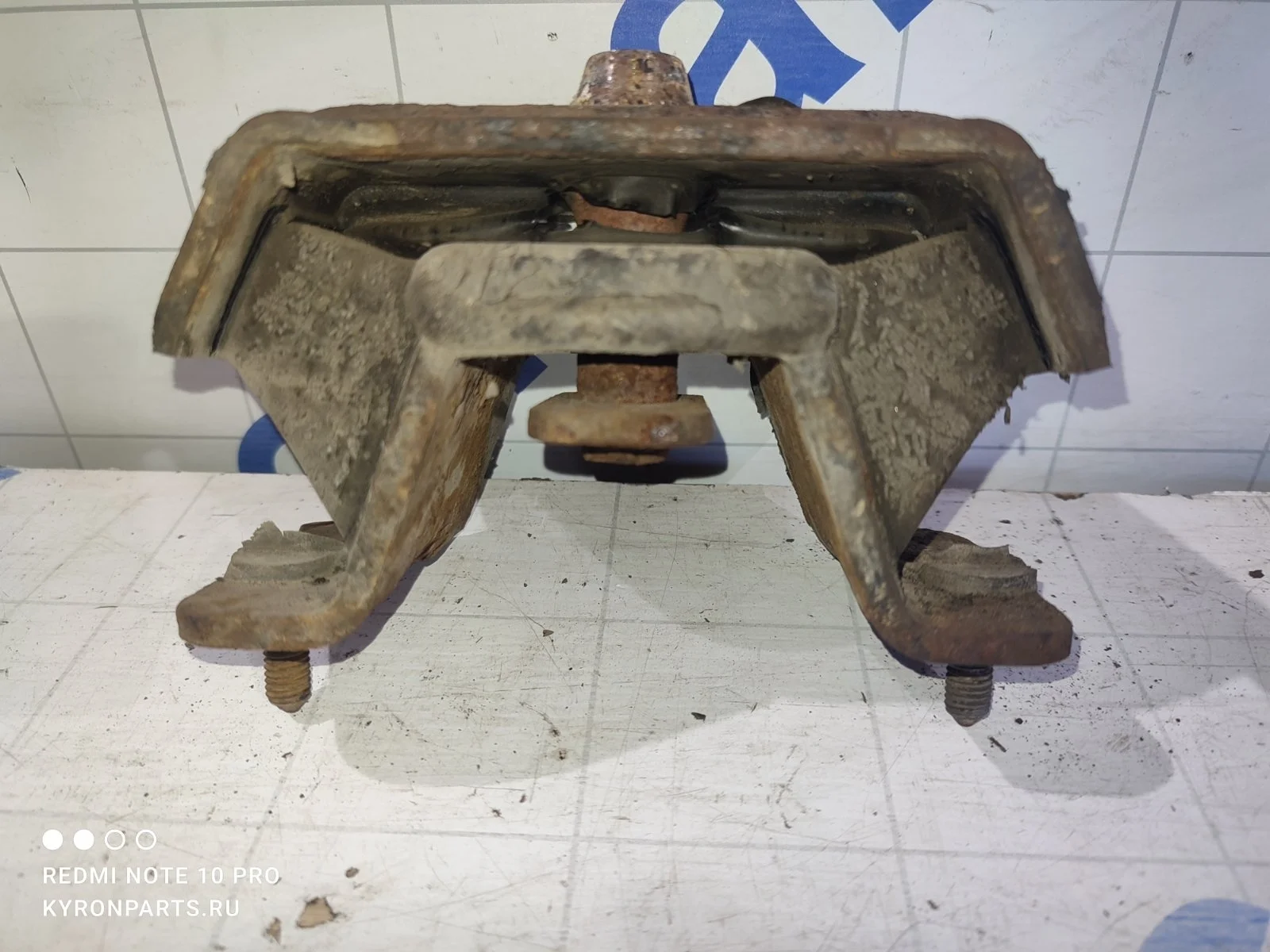 Подушка (опора) двигателя SsangYong Actyon Sports 2010 Q100