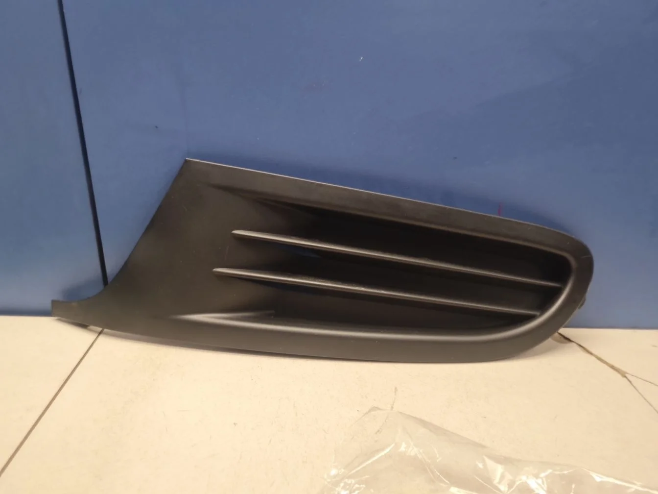 Решётка в бампер правая для Volkswagen Polo Sedan 2011-