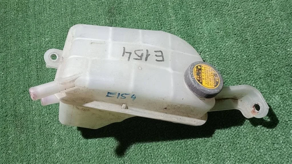 Б.у. бачок расширительный TOYOTA COROLLA ZRE151 TOYOTA COROLLA ZRE151