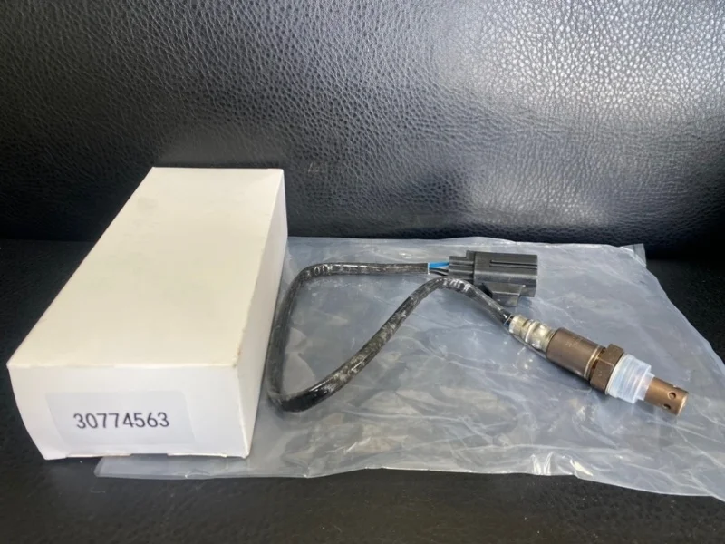 Лямбда Зонд Датчик кислорода Volvo S60 S80 V70 2006 8658237 B5244S, передняя