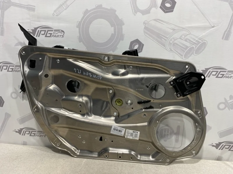 Стеклоподъемник передний левый Mercedes-benz 2011 W204