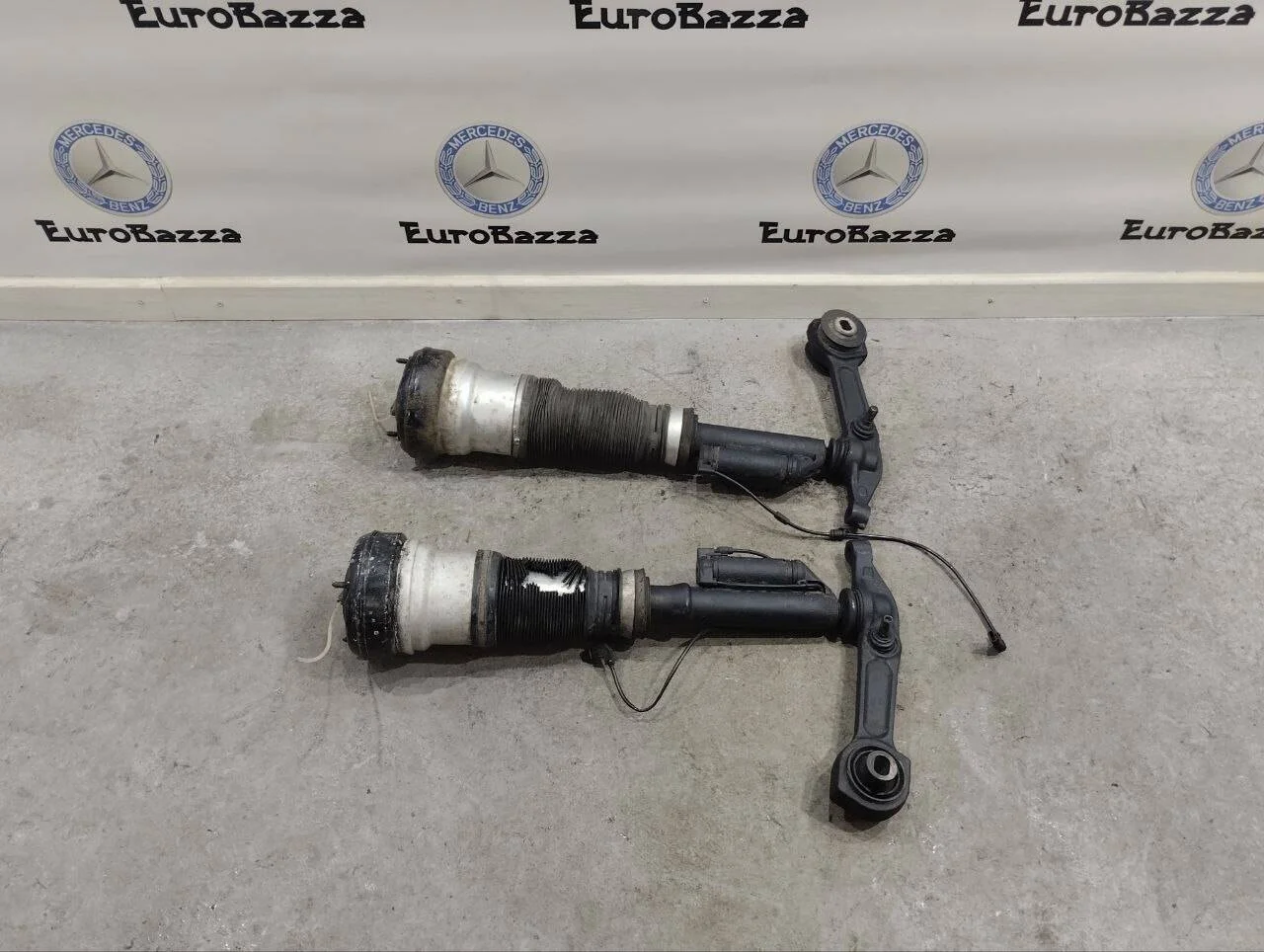 Передний пневмоамортизатор на рычаге Mercedes W220