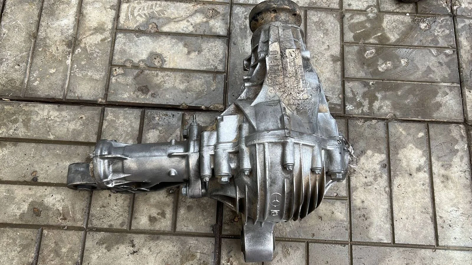 Редуктор передний Mercedes W251 R-class