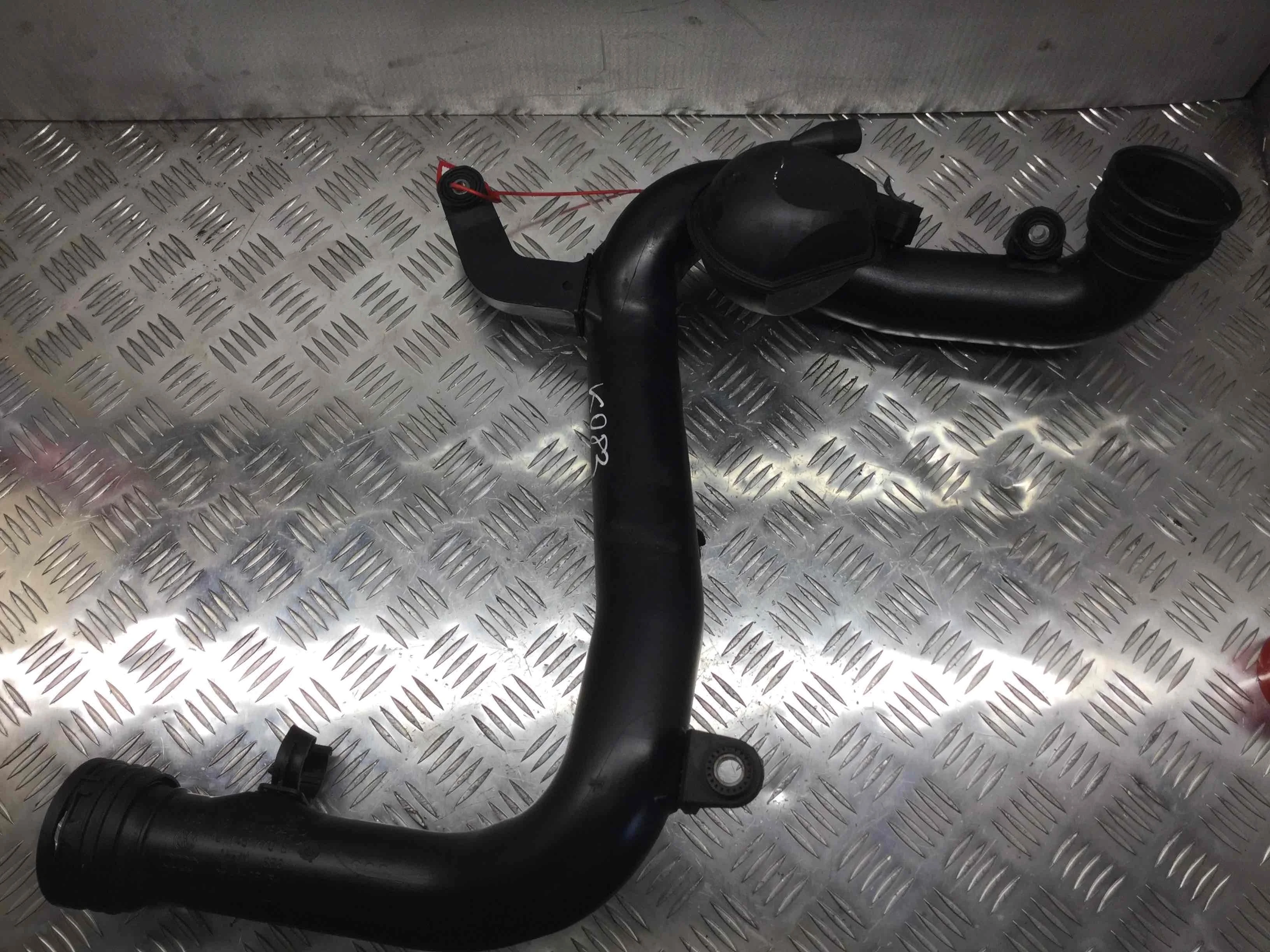 Патрубок интеркулера Volkswagen Golf 5 поколение (2004-2009) дизель 1.9 TDI Робот Х/б