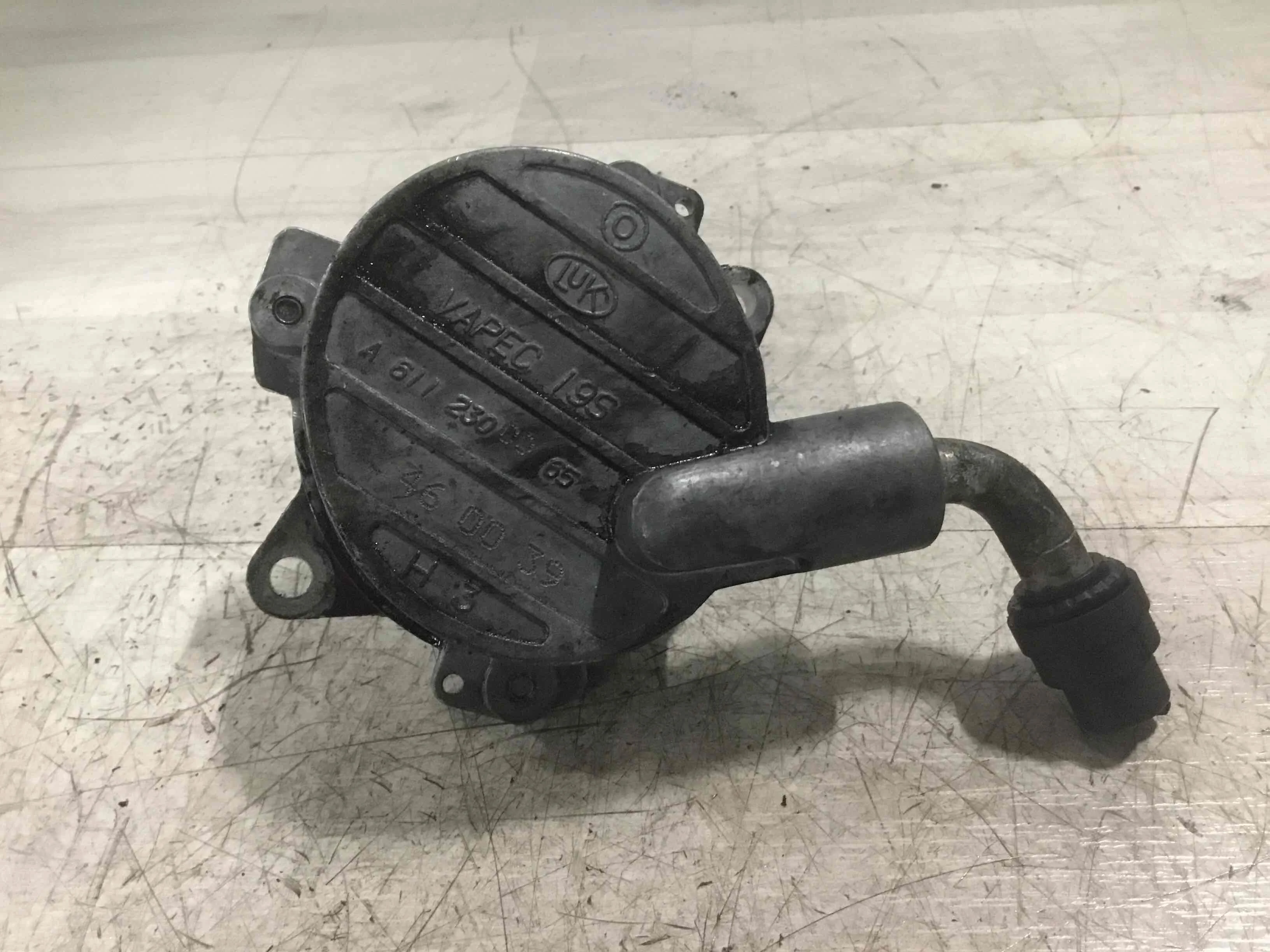 Насос вакуумный Mercedes E-klasse E-klasse (W210) 1995 - 2003 дизель 2.7  Автомат Седан