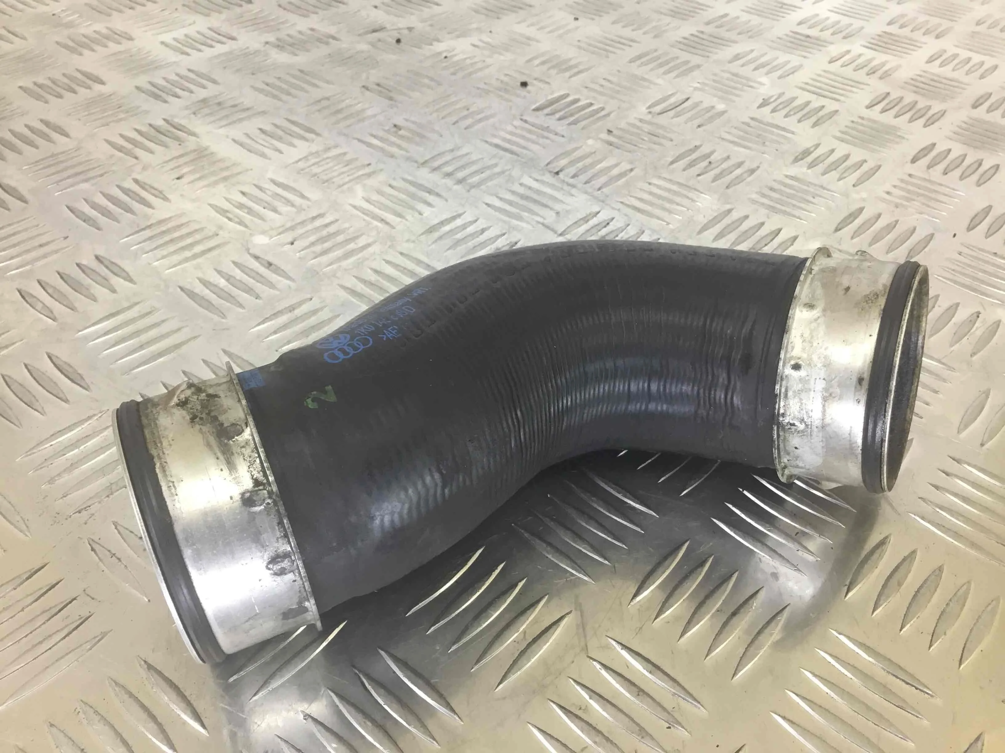 Патрубок интеркулера Volkswagen Golf 5 поколение (2004-2009) дизель 2.0 TDI Механика Х/б