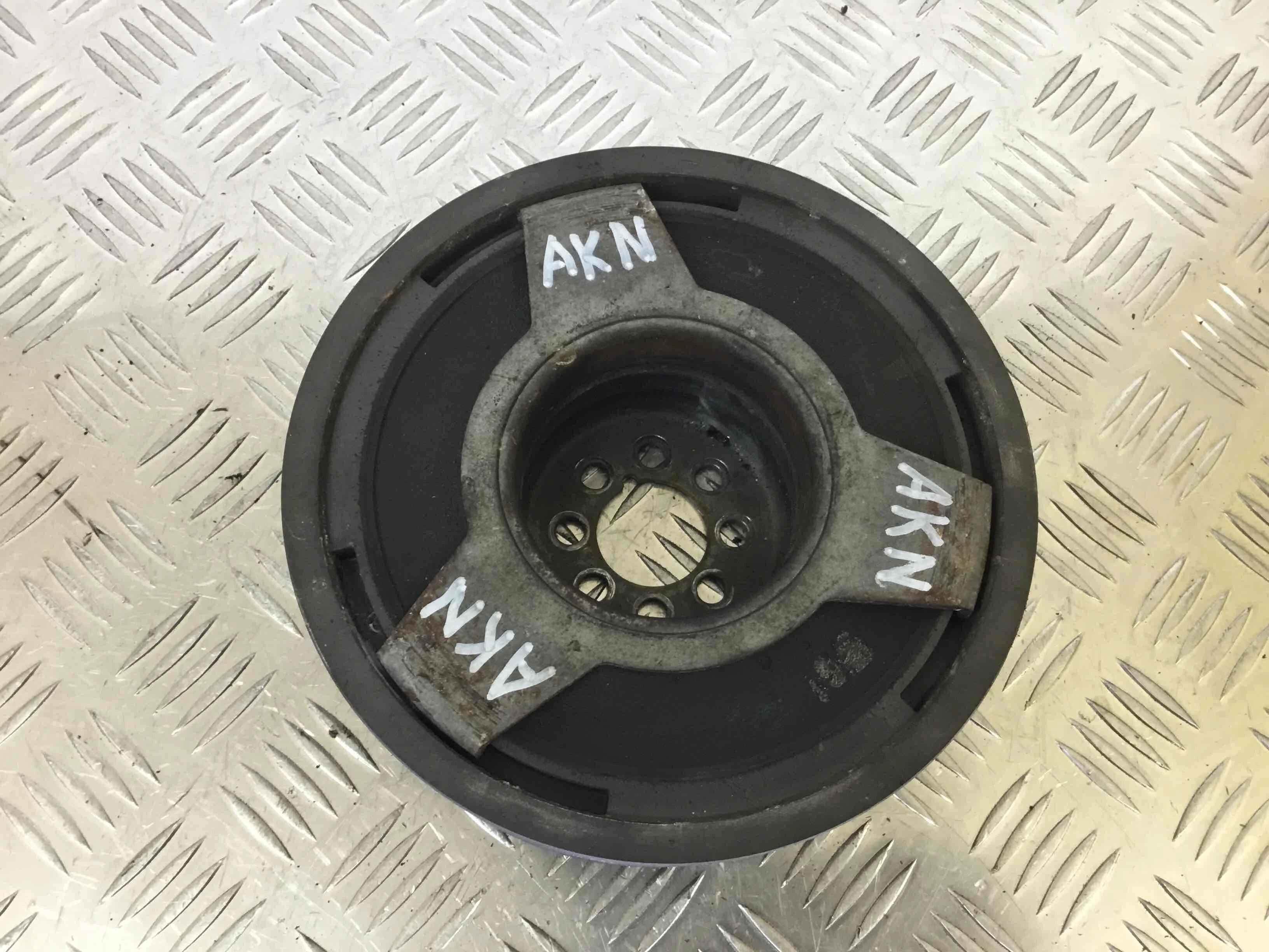 Шкив коленвала Volkswagen Passat B5+ [рестайлинг] (2000-2005) дизель 2.5 TDI Механика Седан