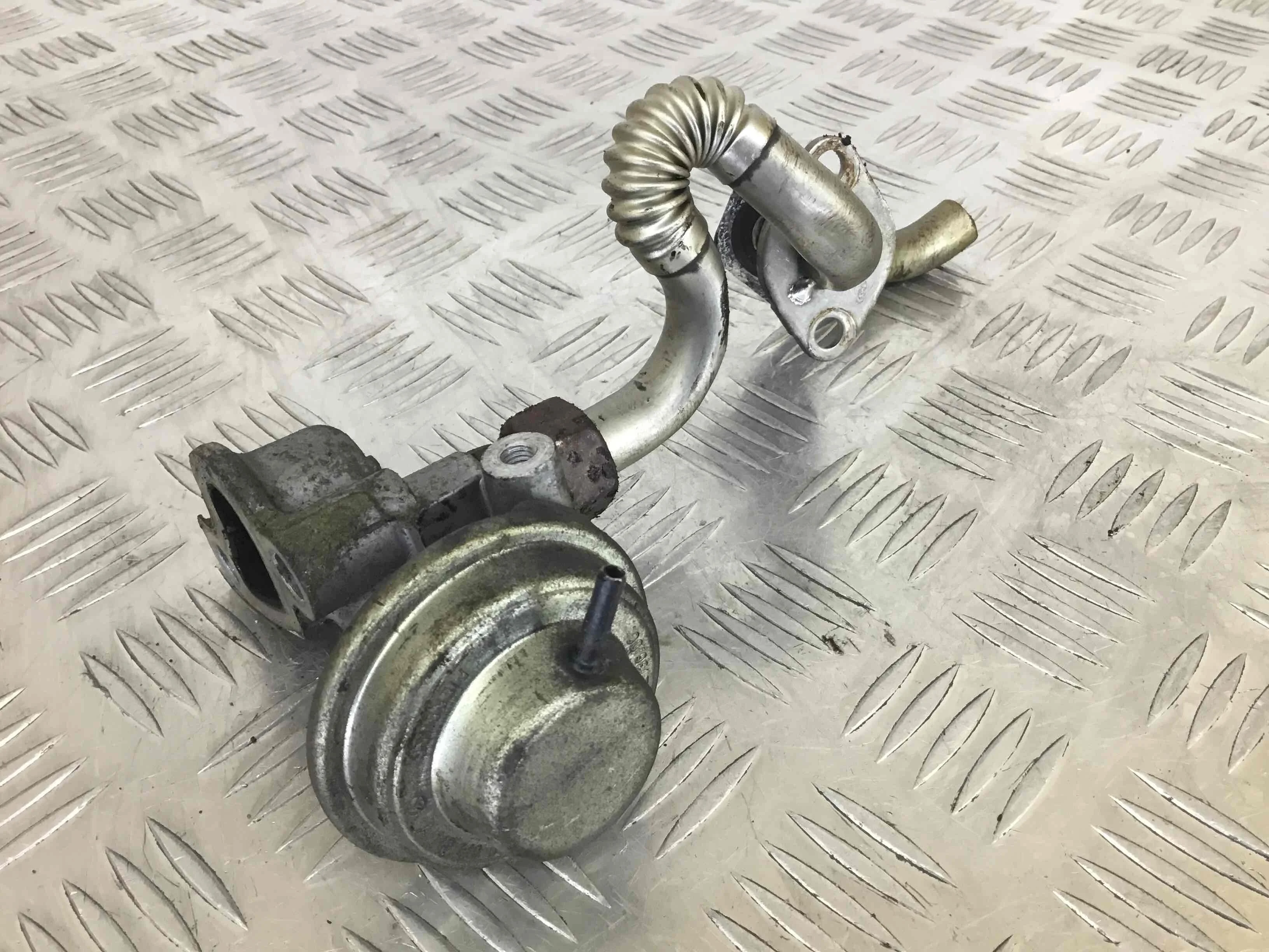 Клапан EGR Mercedes CLK W208/A208 [рестайлинг] (1999-2003) бензин 3.2 i Автомат Купе