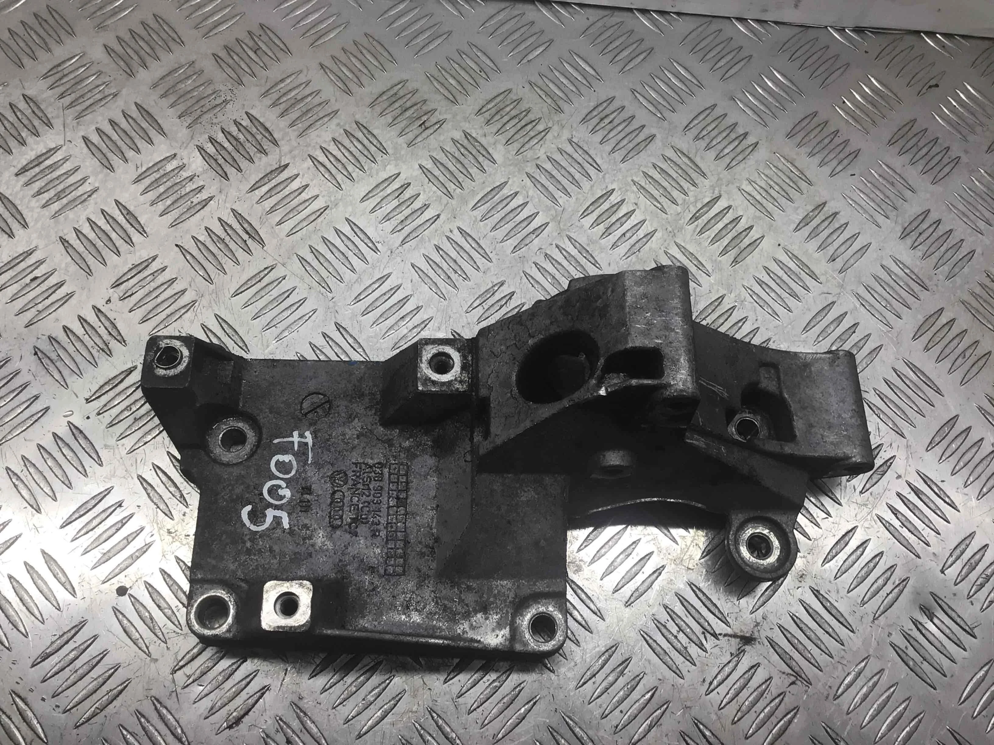 Кронштейн генератора Audi A3 8L [рестайлинг] (2000-2003) дизель 1.9 TDI Механика Х/б