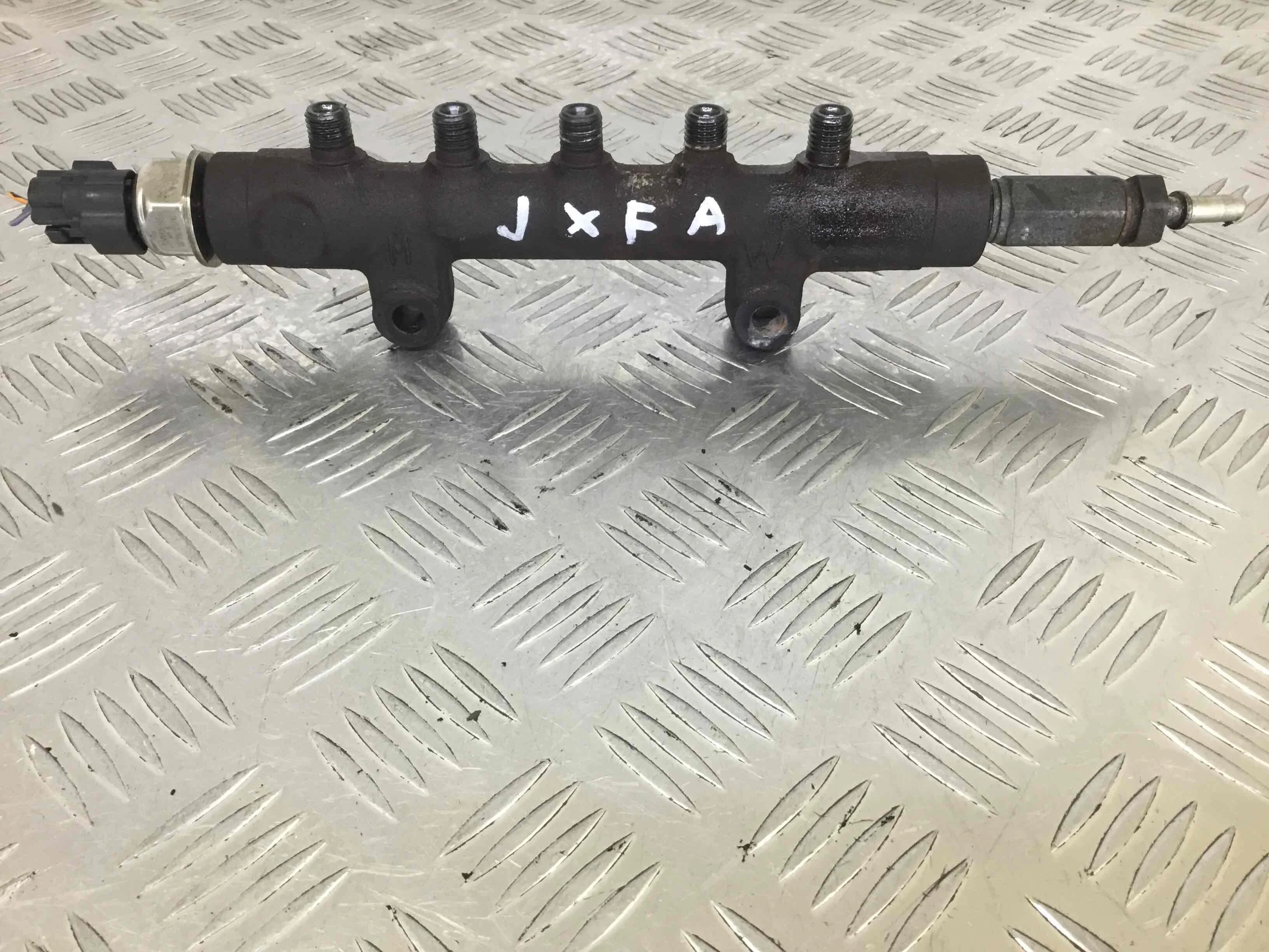 Топливная рампа Ford Transit 3 поколение [рестайлинг] (2006-2013) дизель 2.4 TDCi Механика Микроавтобус