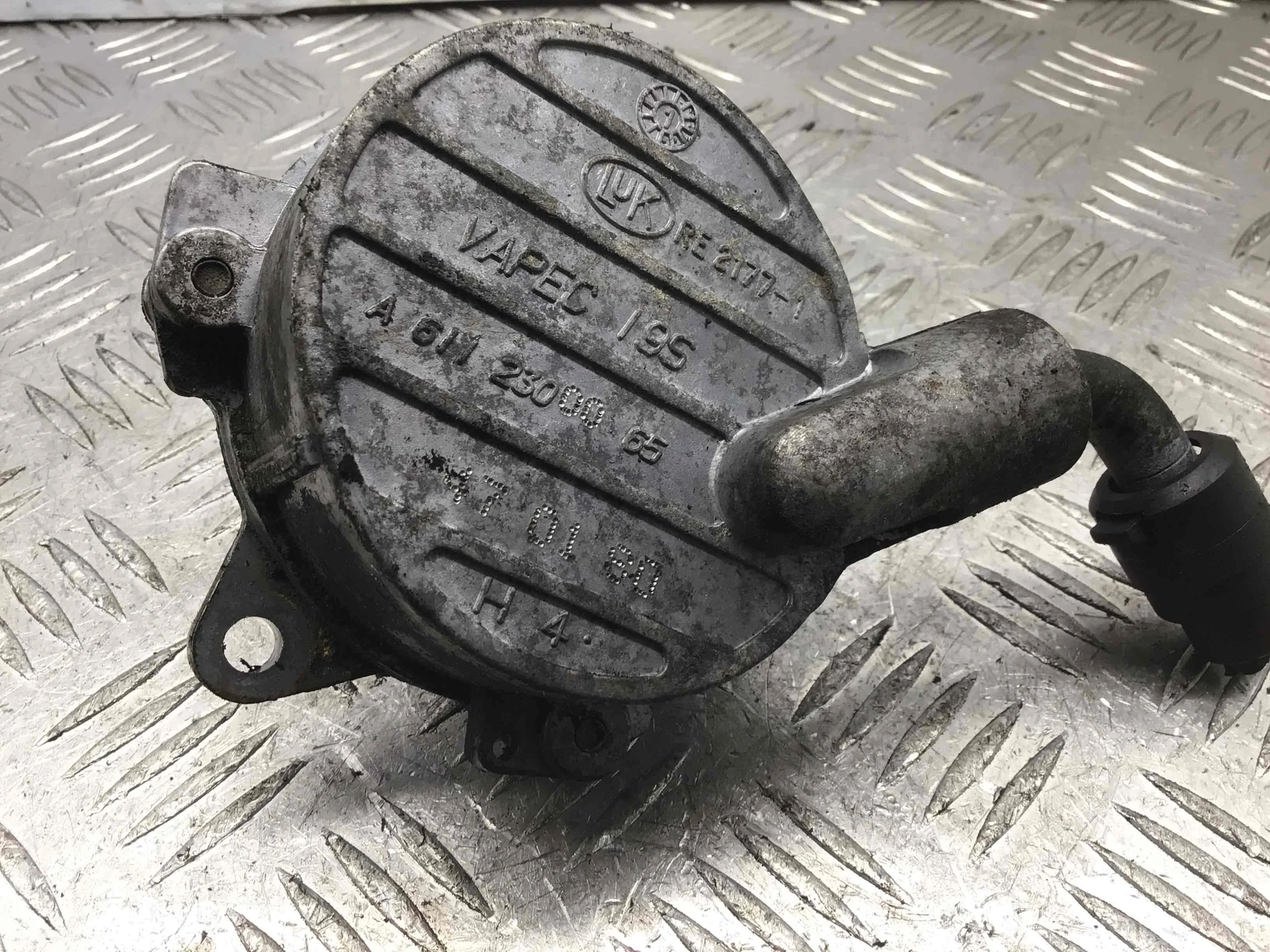 Насос вакуумный Mercedes C-klasse W203/S203/CL203 (2000-2004) дизель 2.2 CDI Автомат Седан